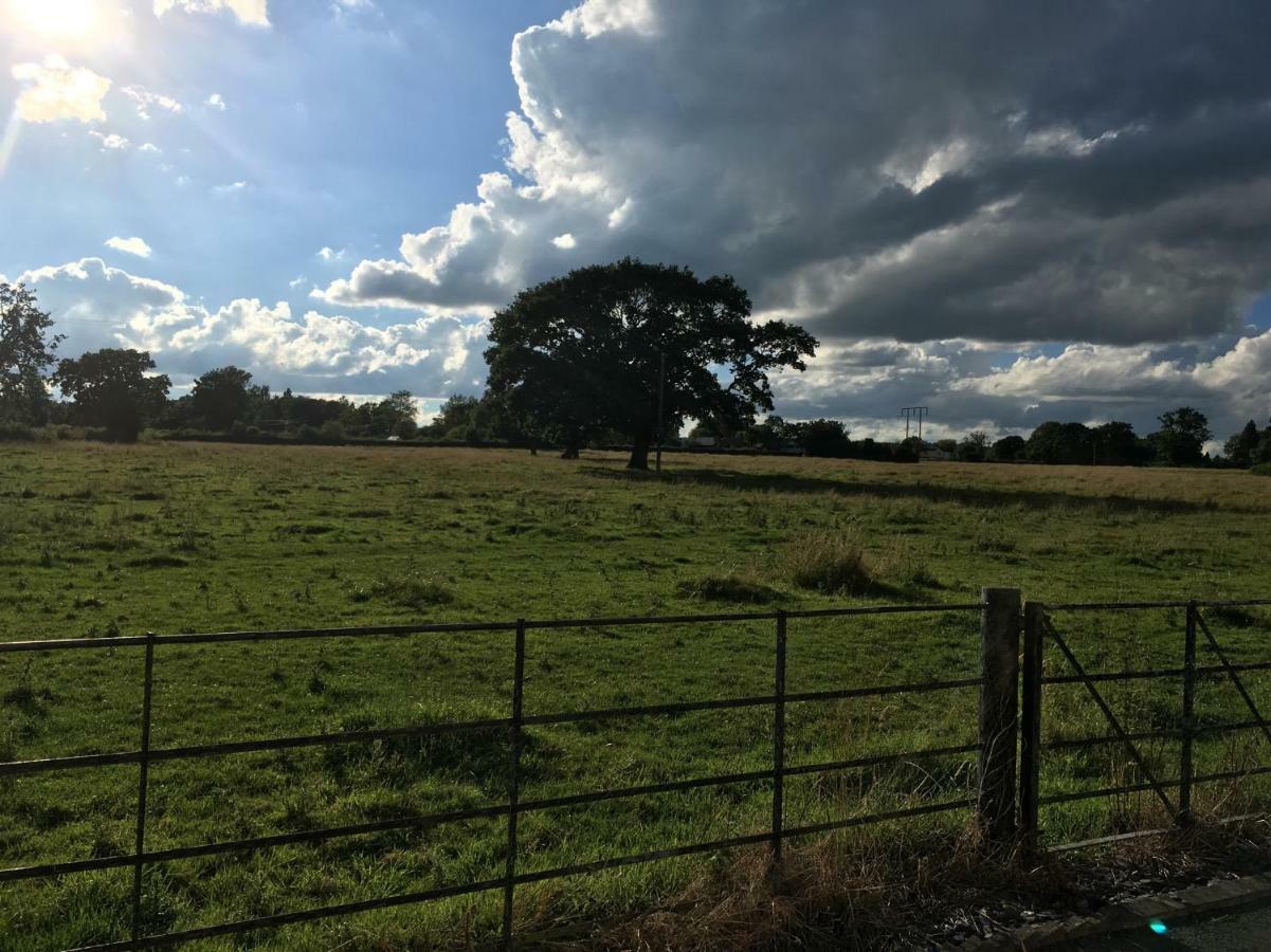 Maesbury Riverside Oswestry Luaran gambar