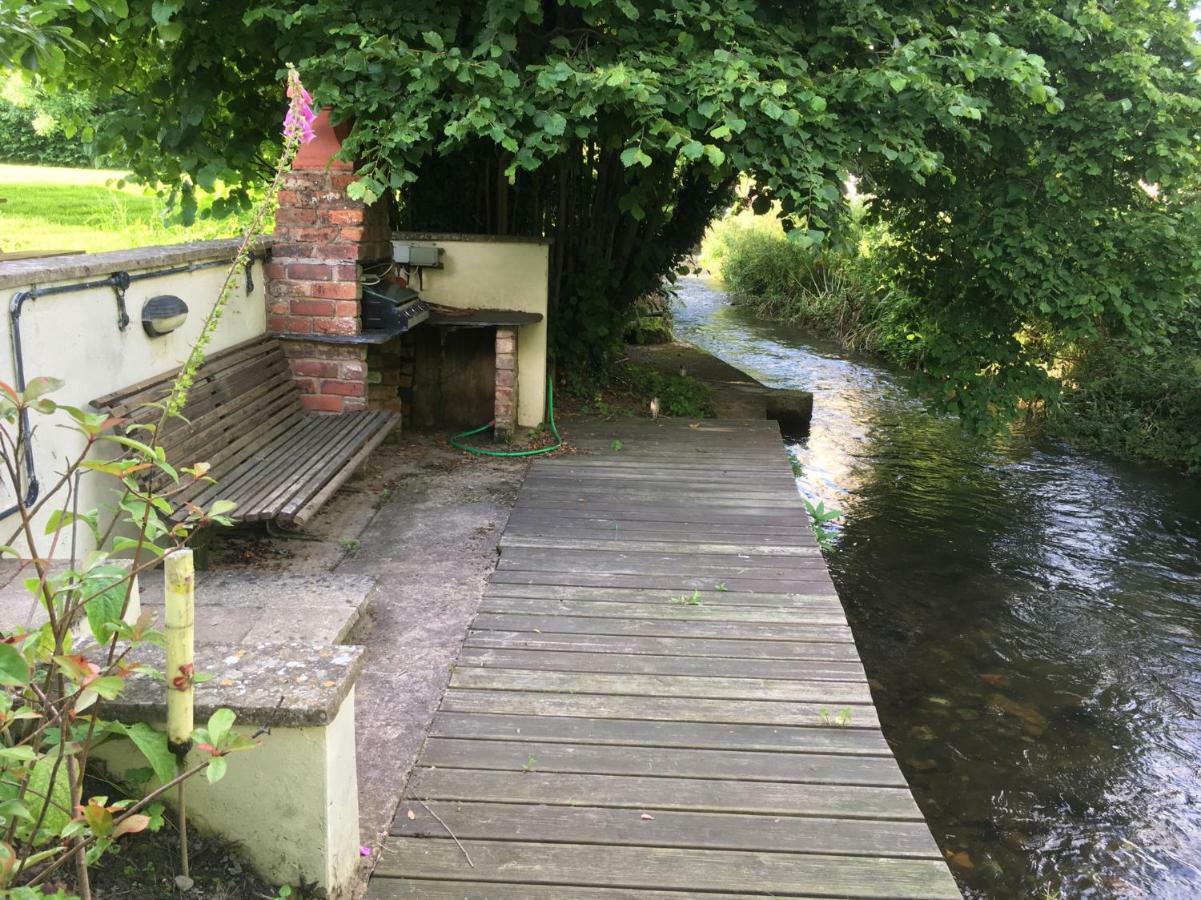 Maesbury Riverside Oswestry Luaran gambar